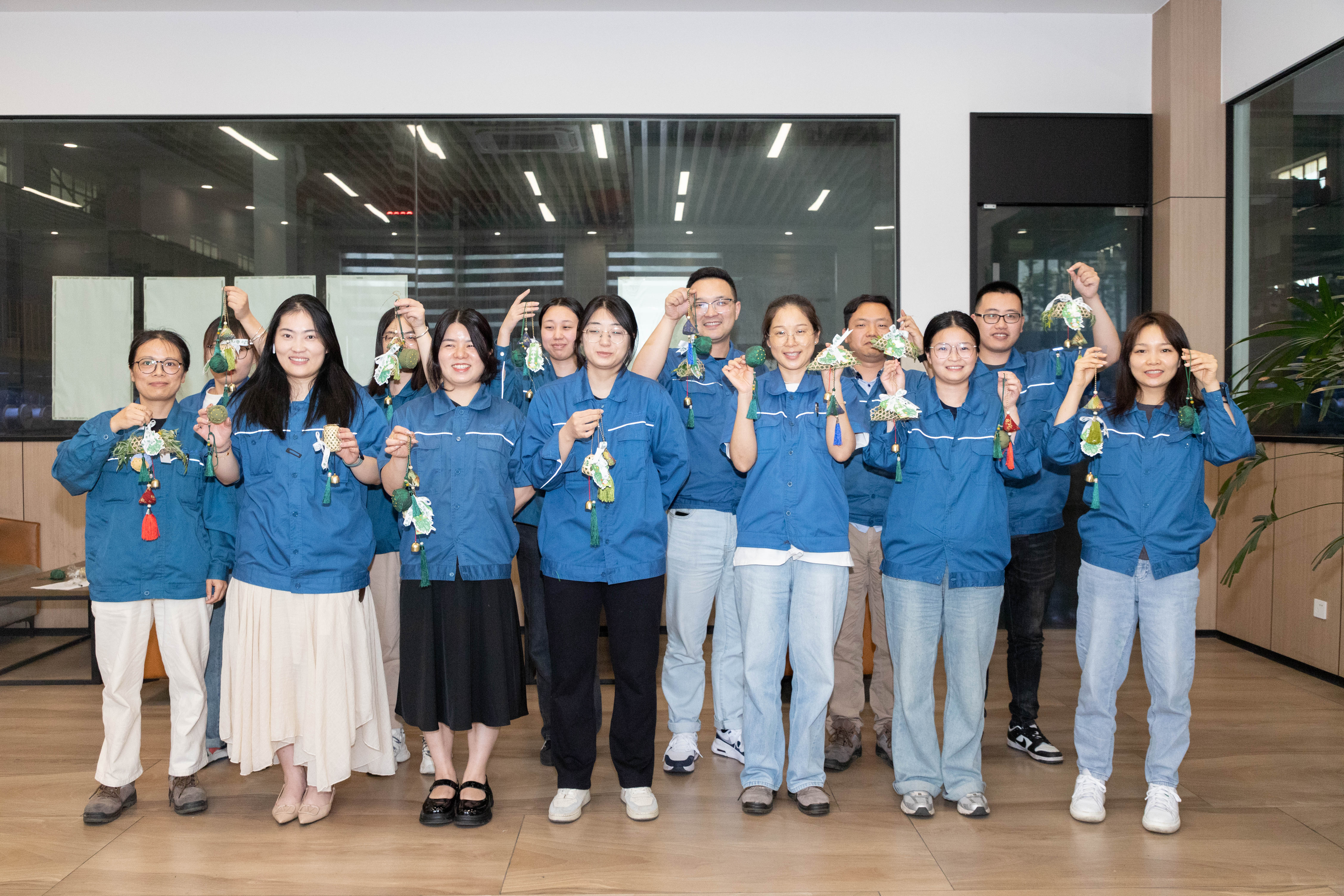 ���ư��������������������������곤|PG�齫���˹ɷݿ�չ����������˶�